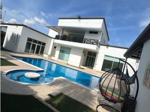 Casa de campo de alto standing de 5 dormitorios en venta Villavicencio, Departamento del Meta