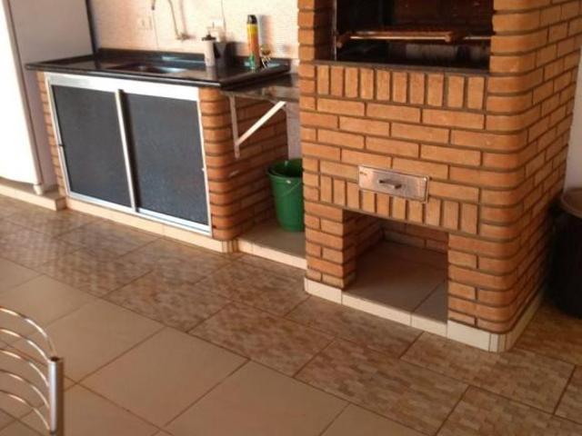Casa de campo de 175m², com 3 dorms, sendo 1 suíte, á venda no Riviera de Santa Cristina IV
