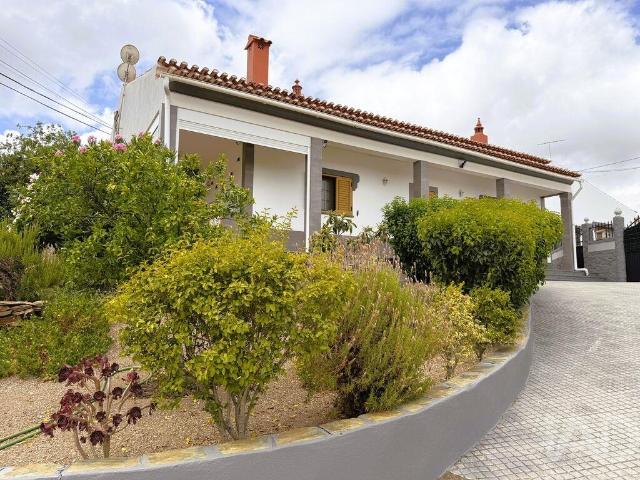 Casa de Campo em Corte do Pinto de 190 m²