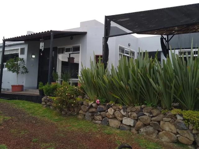 Casa de Campo en Aculco con Amplia Superficie y Jardín