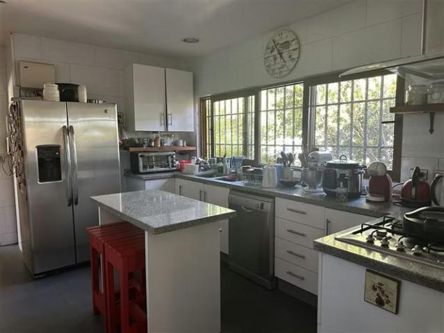 Casa de campo en conjunto cerrado. 5D+5B SECTOR LO PINTO | 4 dormitorios por 13000.00 en Colina