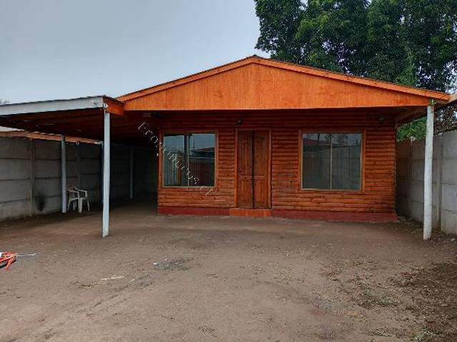 CASA DE CAMPO EN ENTORNO FAMILIAR