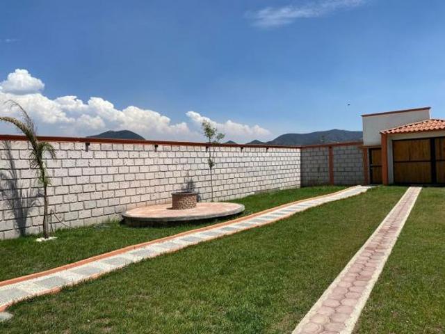 Casa de Campo en Ixtlahuaca, San Pedro la Cabecera — Terreno de 500 m² con Amplio Jardín y Asador