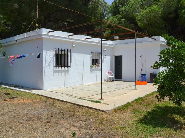 Casa de campo en venta cerca de la playa con gran terreno y. 112m² Chiclana de la Frontera