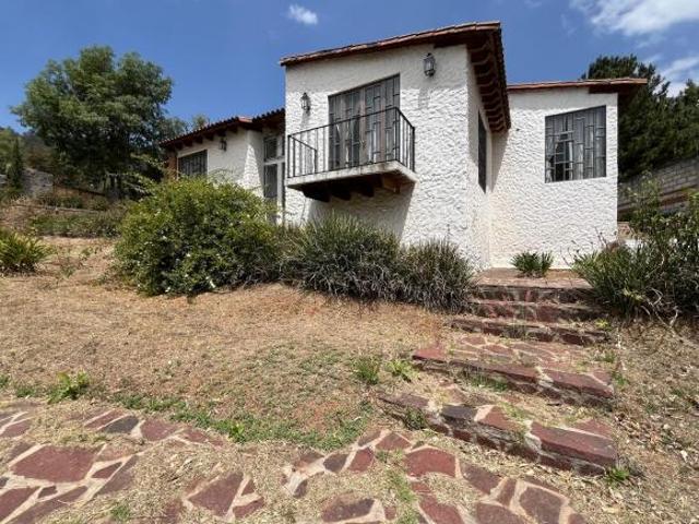 Casa de campo en venta, cerca de Valle de Bravo