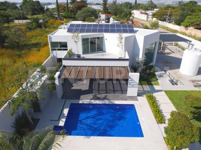 Casa de campo en venta, Col. Fraccionamiento Los Sauces, Tlajomulco, Jal