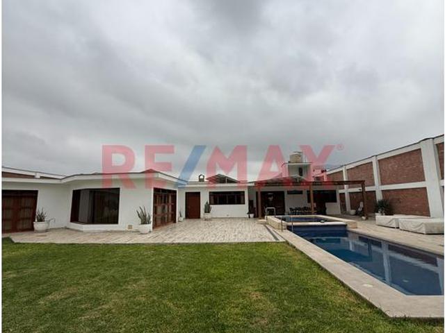 Casa De Campo En Venta En Pachacamac | Piscina, Gimnasio, Sauna Y Amplios Espacios
