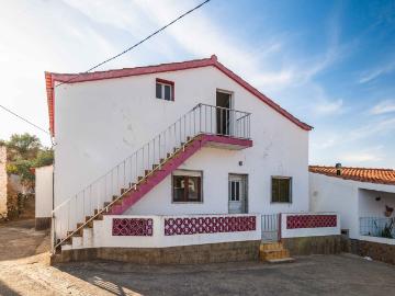 Casa de campo espaçosa com 3 quartos e estúdio no rio Guadiana