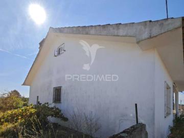 Casa de Campo Peral / Proença a Nova Castelo Branco T5 de 92m2 em 182m2