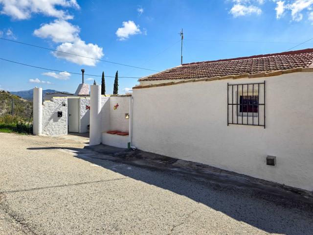 Casa de campo reformada y lista para entrar a vivir cerca de. 180m² Fortuna