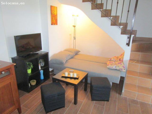 CASA DE CAMPO REFORMADA CON PORCHE CUBIERTO Y PISCINA PORTATIL