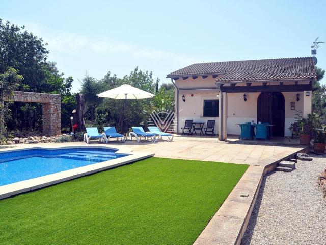 Encantadora casa de campo con piscina privada y vi