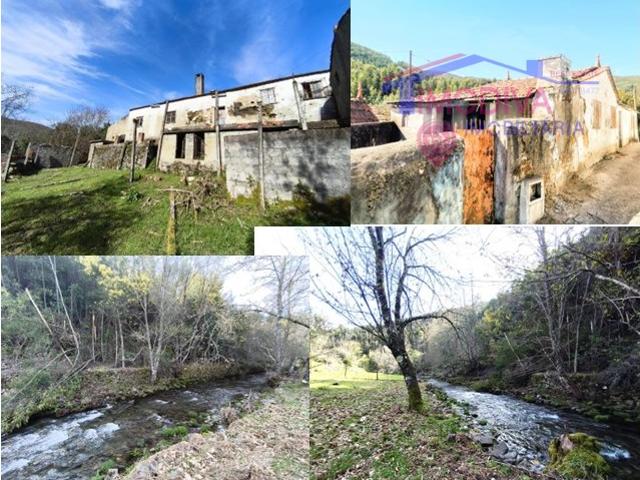 Casa de campo T5 com quintal e terreno junto a ribeira, freguesia de Campelo