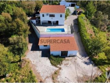 Moradia isolada T5 em Maçãs de Dona Maria de 229 m²