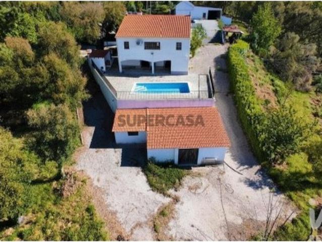 Moradia isolada T5 em Maçãs de Dona Maria de 229 m²