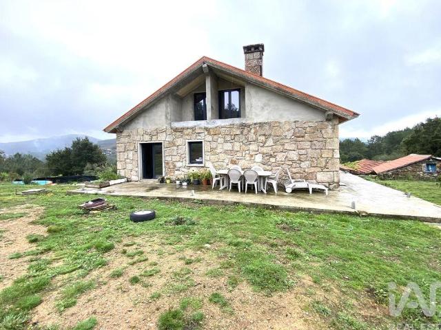 Casa de Campo T5 em Mentrestido de 234,00 m²
