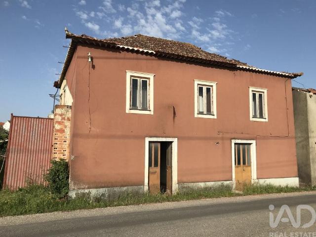 Casa de Campo T5 em Freixianda, Ribeira do Fárrio e Formigais