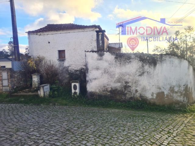 Casa de campo T2, com quintal em Figueiró dos Vinhos