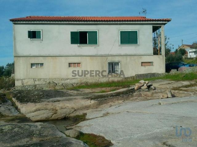 Casa de Campo T3 em Nelas de 6500,00 m²