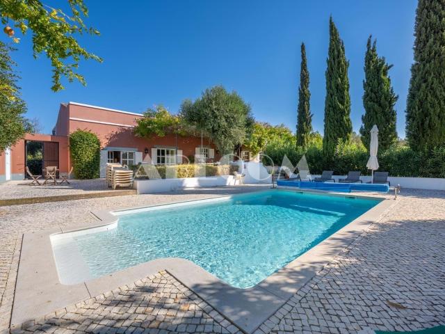 Casa de campo tradicionalmente algarvia com terreno perto de. 282m² Boliqueime