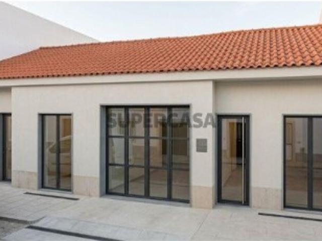 Casa de Cidade T6 em Almeirim de 391,00 m²