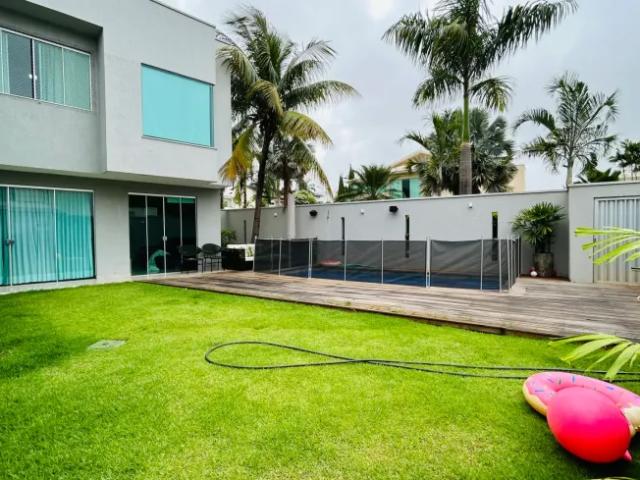 Casa de condomínio sobrado para venda possui 400 metros quadrados com 5 quartos