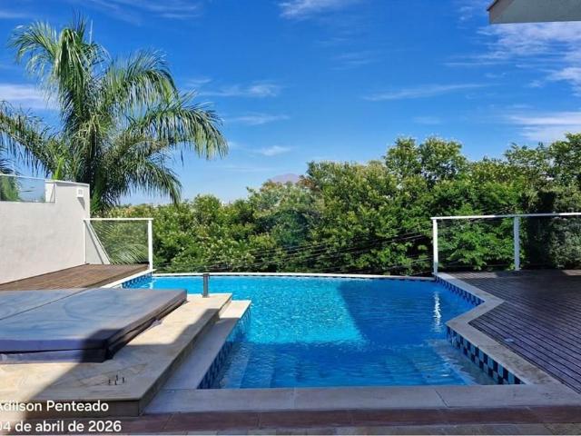 Casa de condomínio, 4 quartos, 402 m² de área útil, piscina e segurança, para locação
