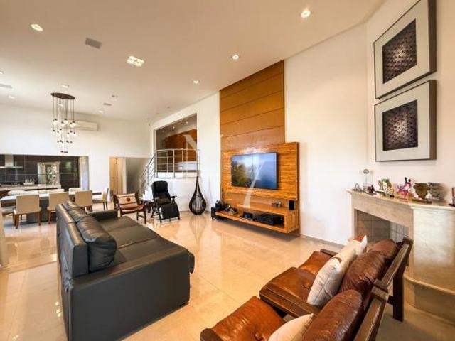 Casa de Condomínio 5 Dormitórios, Móveis Planejados, Piscina e Gourmet Comple.