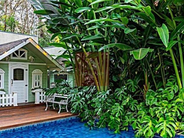 Casa de Condomínio, 767 m2, com piscina, sauna e elevador. Mobiliada