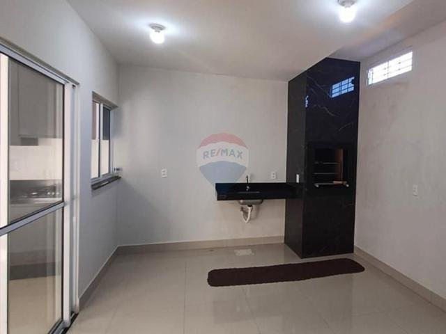 Casa de Condomínio com Lazer e Segurança Completa