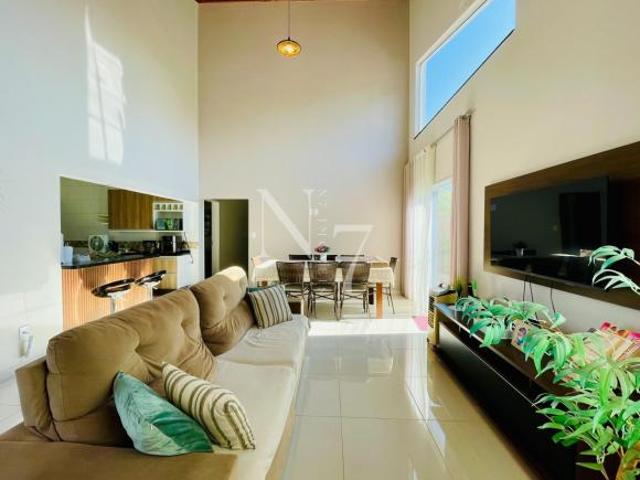 Casa de Condomínio com Piscina e Área Gourmet