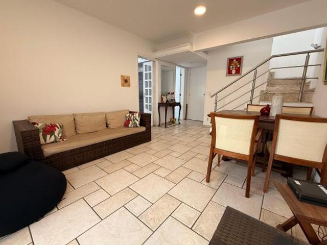 Casa de condomínio com 2 quartos e 100 m² à venda em Vila São Silvestre