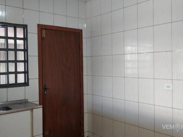 Casa de Condomínio com 2 Quartos para Alugar por R$ 1.300/mês