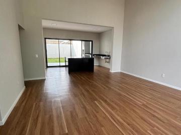 Casa de Condomínio com 3 Quartos e 3 banheiros à Venda, 197 m² por R$ 1.780.000