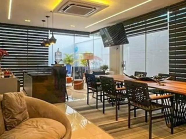 Casa de Condomínio com 3 Quartos para alugar, 328m² Centro