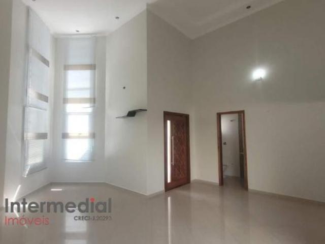 Casa de Condomínio com 4 dormitórios e 5 banheiros à Venda com terreno de 427,83 m². [Casa com pisc