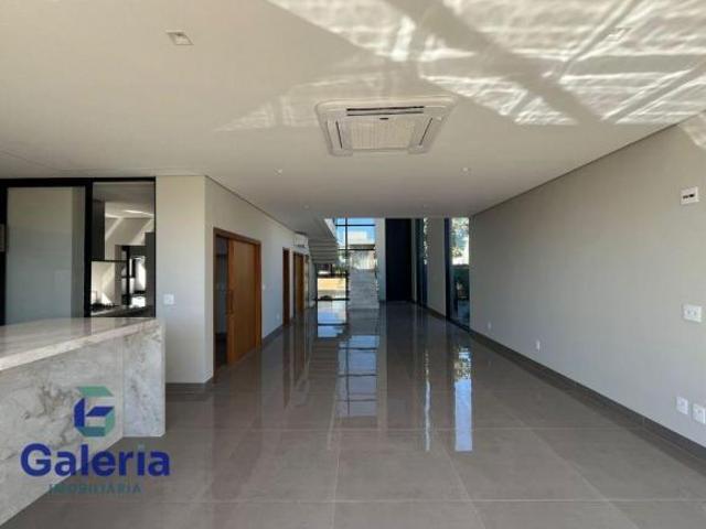 Casa de condomínio com 4 quartos à venda, 310m² Vila do Golf