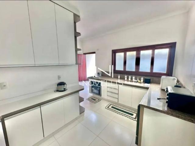 Casa de Condomínio com 4 Quartos para alugar, 260m² Jardim Aquarius
