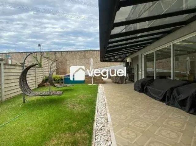Casa de Condomínio com 4 Quartos para alugar, 330m² Parque das Quaresmeiras