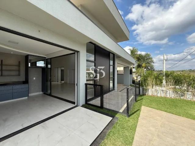 Casa de Condomínio com 4 Quartos para venda ou aluguel, 326m² Swiss Park