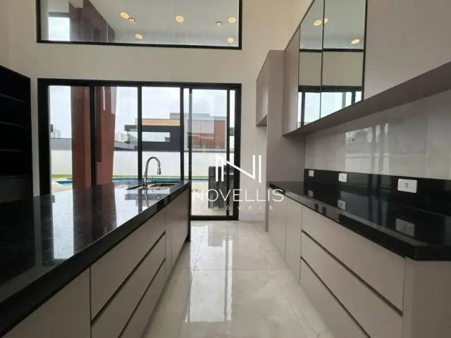 Casa de Condomínio com 5 Quartos para alugar, 500m² Urbanova