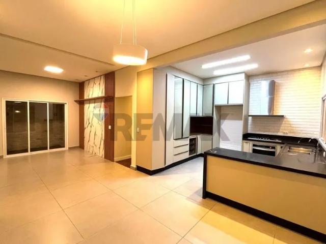 Casa de Condomínio com 5 Quartos para alugar, 220m² Urbanova