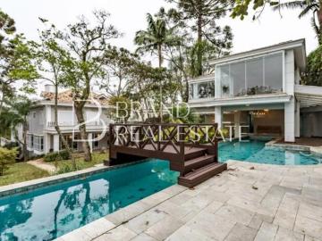 Casa de condomínio com 800 m², 4 quartos sendo 4 suítes à venda no bairro Chácara Flora