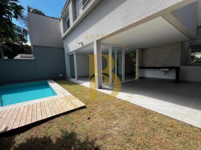 Casa de condomínio à venda com 450 m², 4 suítes e 4 vagas na Chácara Santo Antonio