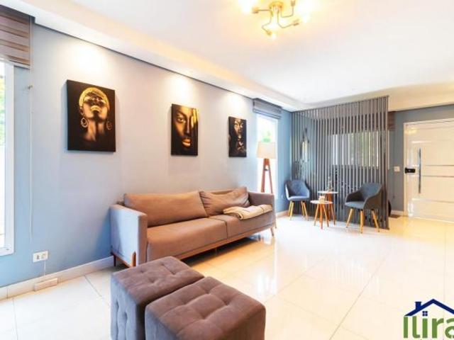 Casa de condomínio à venda com 4 dormitórios, 3 suítes e piscina no Residencial 6, Alphaville, Sant