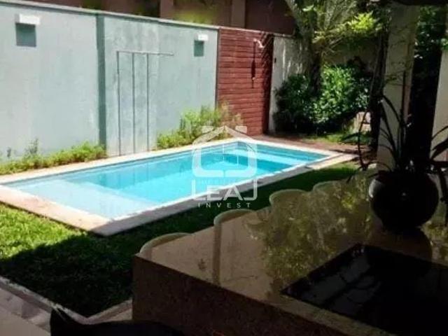 Casa de condomínio à venda de 442m² com 4 Suítes