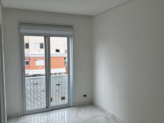 Casa de Condomínio à Venda em Guilhermina, Praia Grande SP: 2 Quartos, 1 Suíte, 1 Sala, 2 Banheiros