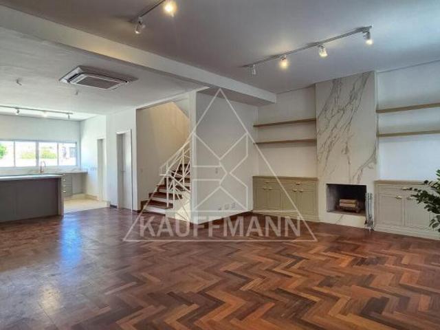 Casa de Condomínio à Venda no Morumbi 3 Suítes 4 Vagas 350m² de Área Construída