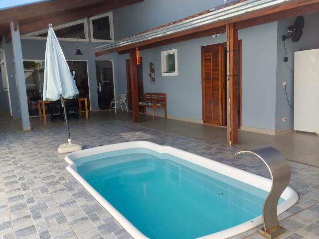 Casa de Condomínio dos Sonhos no Cajuru do Sul!