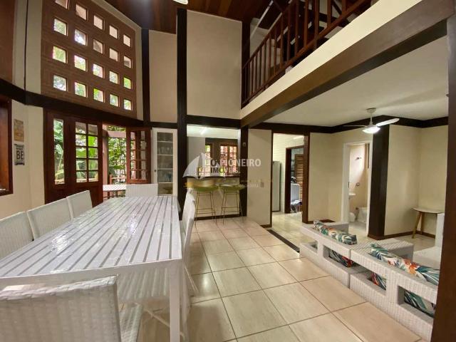 Casa de condomínio disponível para locação e venda, em Juquehy